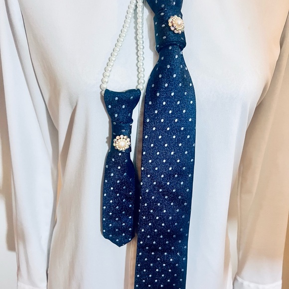 Other - Elegant Blue Polka Dot fashion necklace Tie Set ( mommy & me )